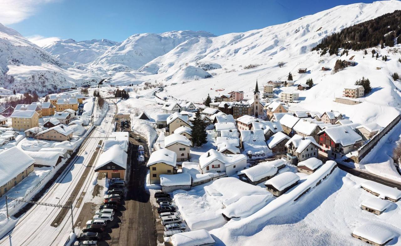 Hotel Des Alpes Realp Esterno foto